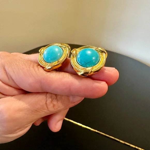 CHANEL 90’s VINTAGE RETRO ICONIC COUTURE LUXURY AUTHENTIC RUNWAY RARE EARRINGS - Picture 12 of 17